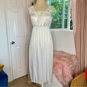Classic VINTAGE White Lace Trim Empire Waist Sleeveless Slip Midi Dress